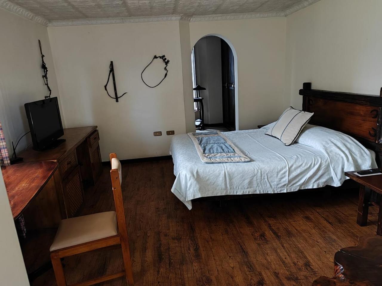 Hotel Rumipamba De Rosas