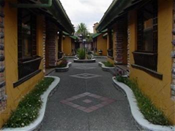 Hotel Rumipamba De Rosas